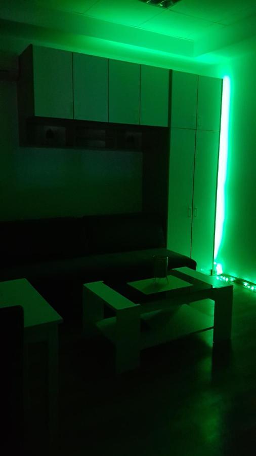 Central Apartment With 24-7 Building Security Novi Sad Exteriér fotografie