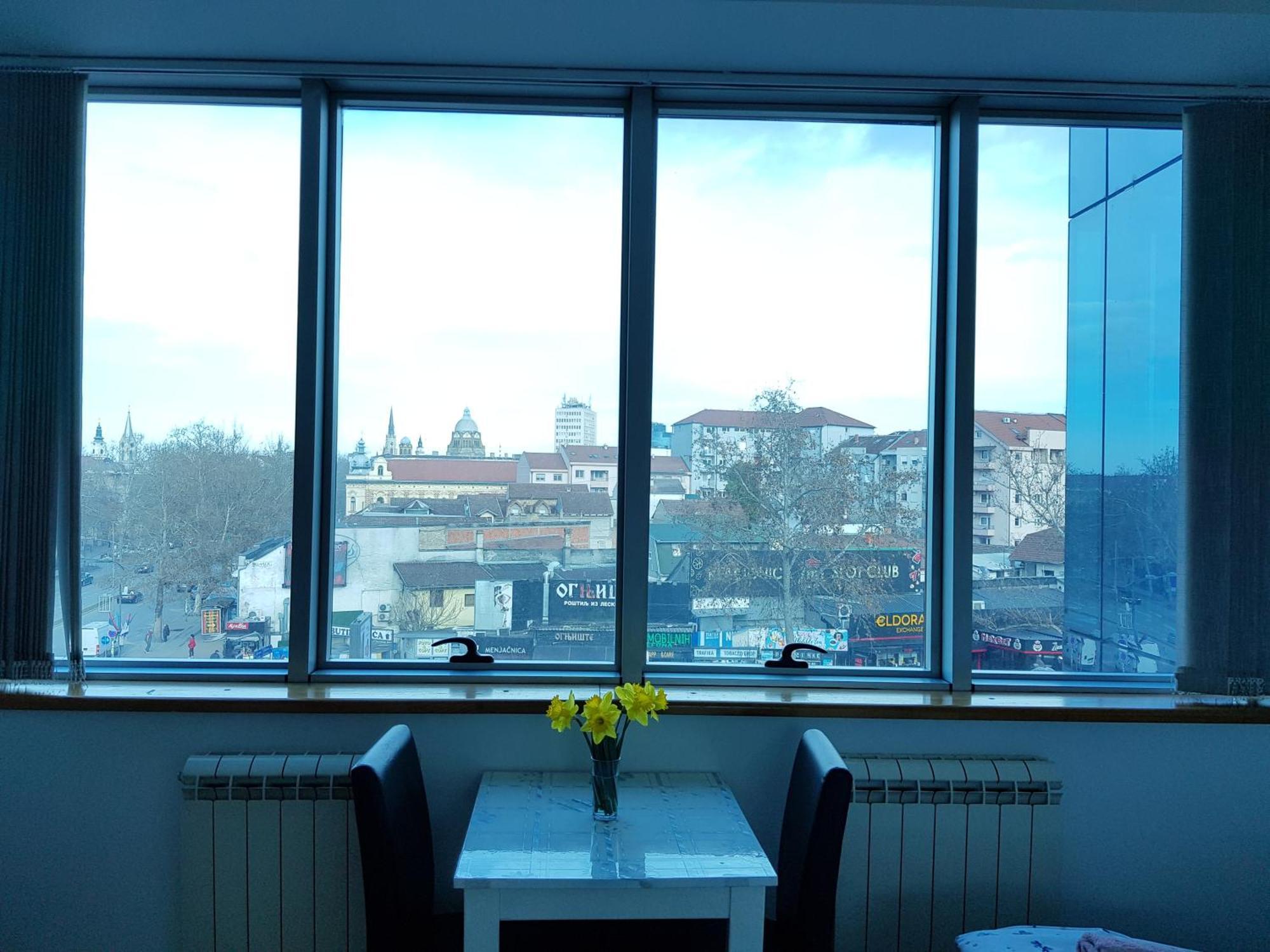 Central Apartment With 24-7 Building Security Novi Sad Exteriér fotografie